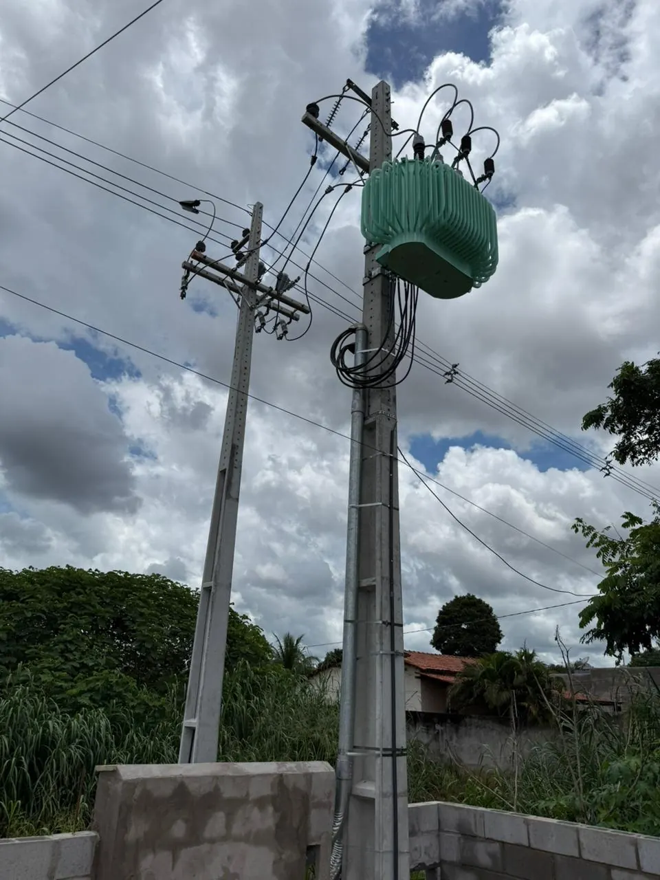 Posto de transformação com subestação aérea executado pela Fasear